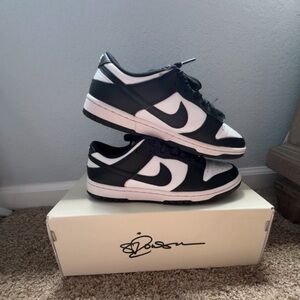 Women’s dunk low (pandas)